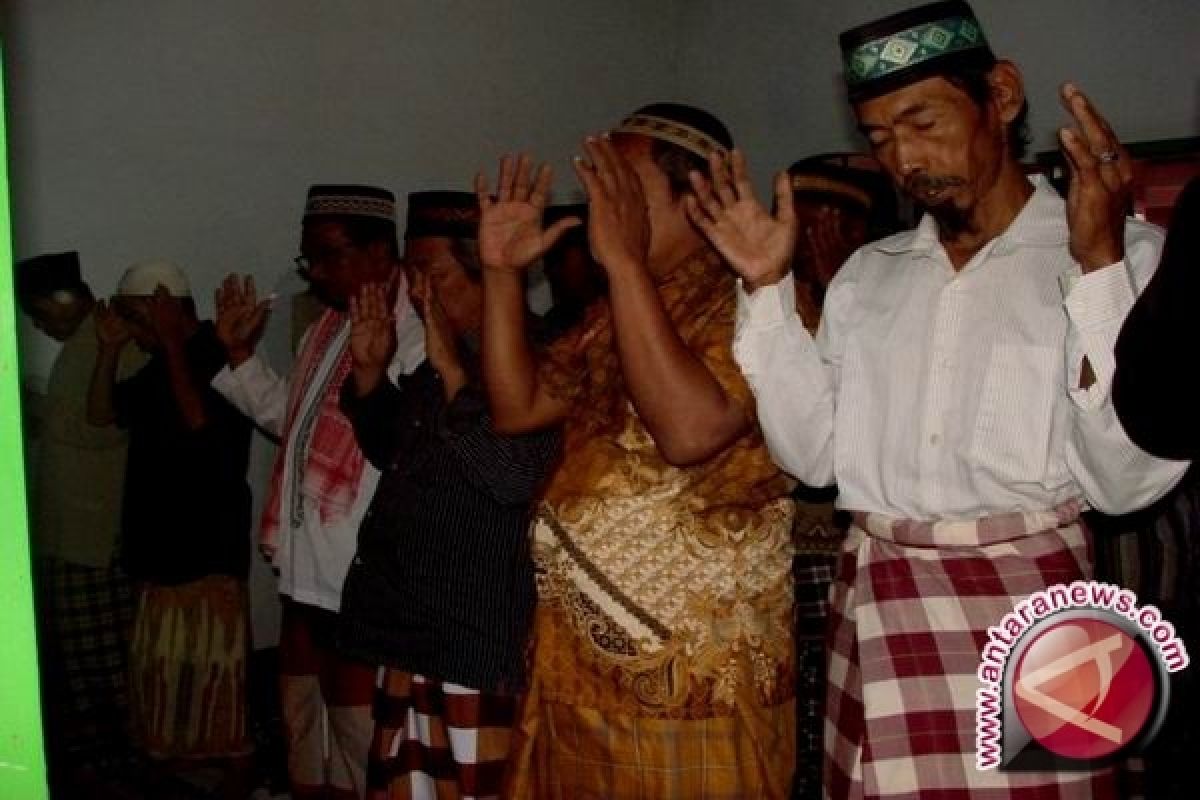 Penganut Islam Aboge laksanakan Salat Idul Adha 