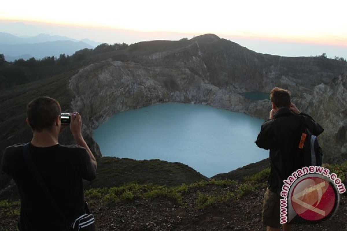 Danau Kelimutu kembali dibuka untuk wisatawan