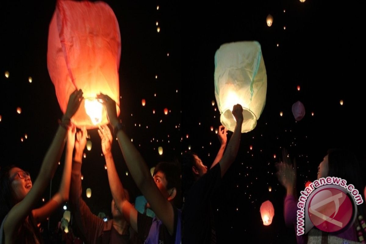 Ribuan Lampion Hiasi Langit Tenggarong