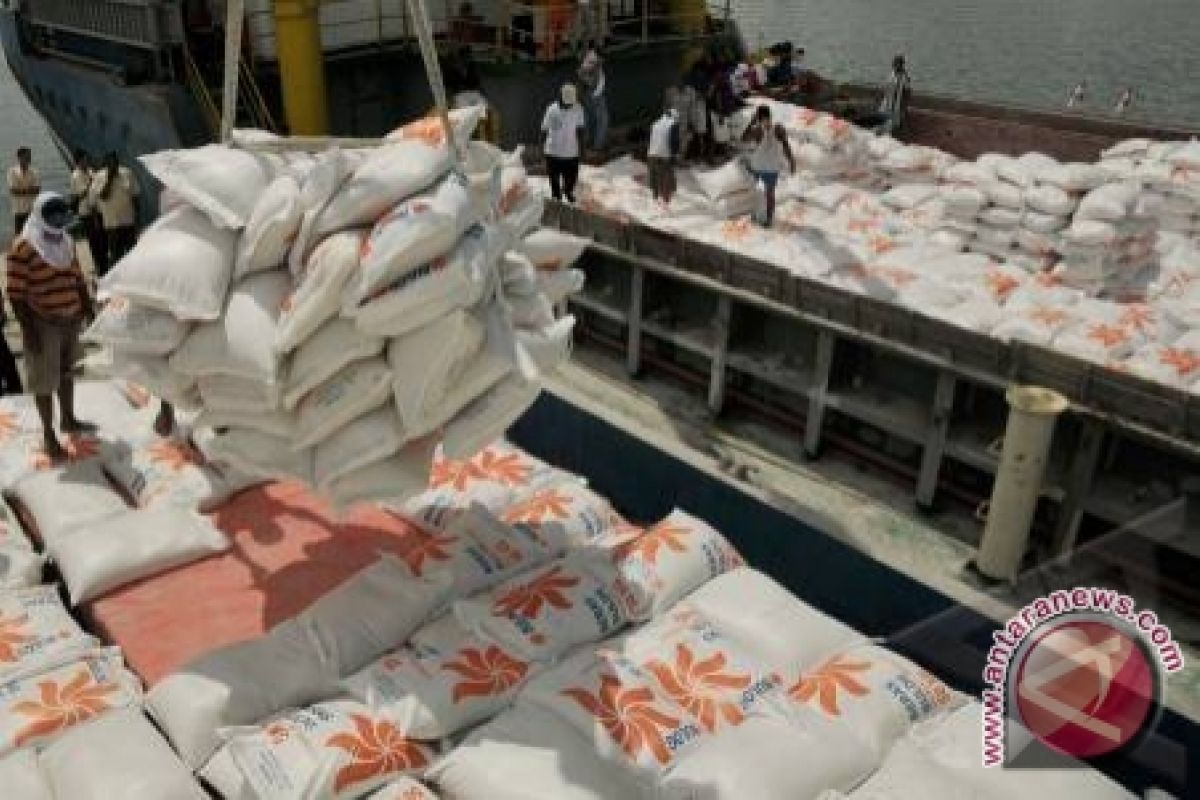 Pemerintah  sebaiknya pertimbangkan impor beras