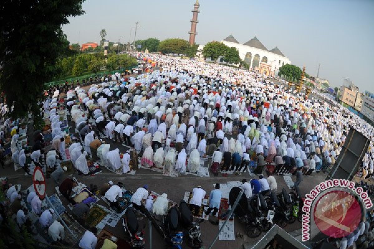 Shalat Idul Adha di Masjid Agung