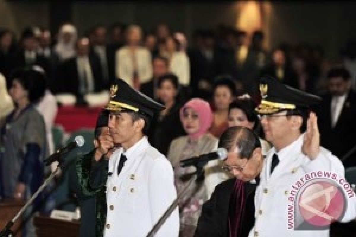 Jokowi-Ahok Minta Warga Kawal Program Kerja