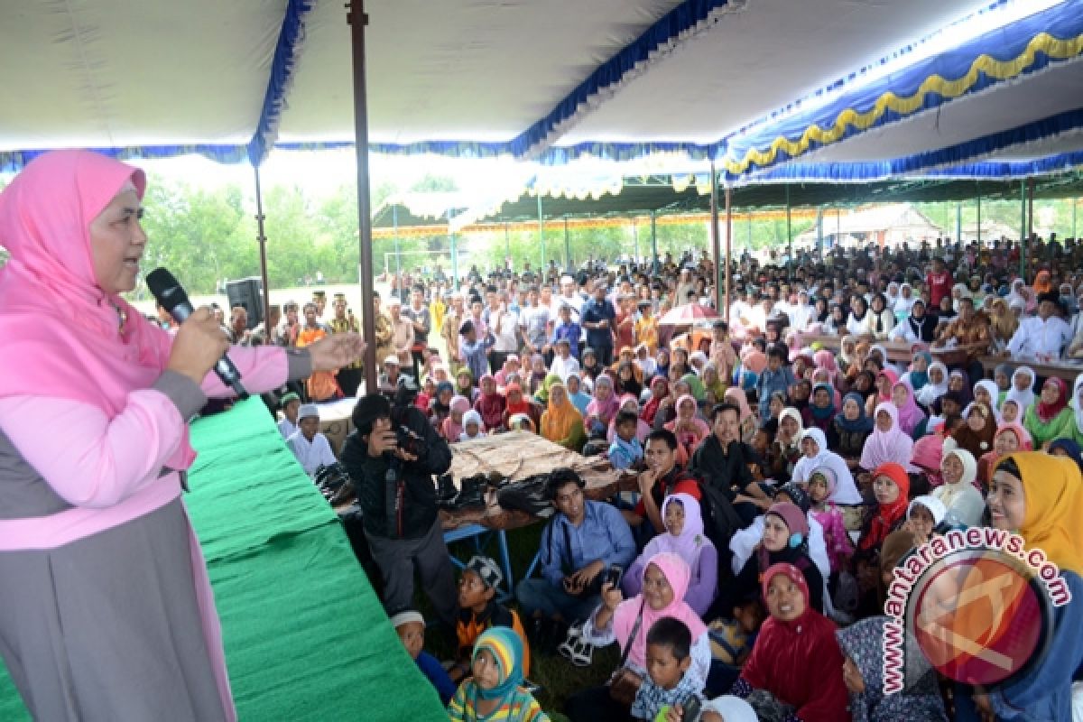 Mama Dedeh temui warga pendukung calon Gubernur Sumsel