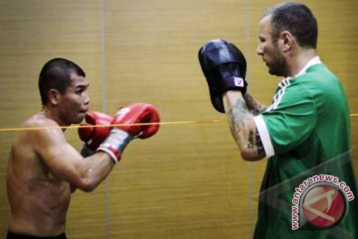 Chrish John jalani persiapan akhir di Singapura