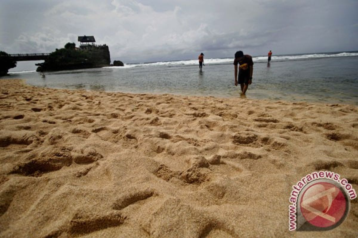 Ten Gunung Kidul`s geosites recognized as national geopark