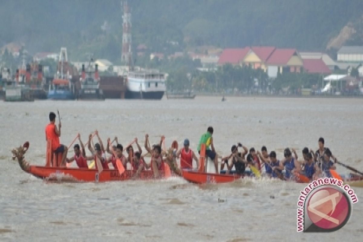 Kukar Tuan Rumah Festival Perahu Naga Internasional 