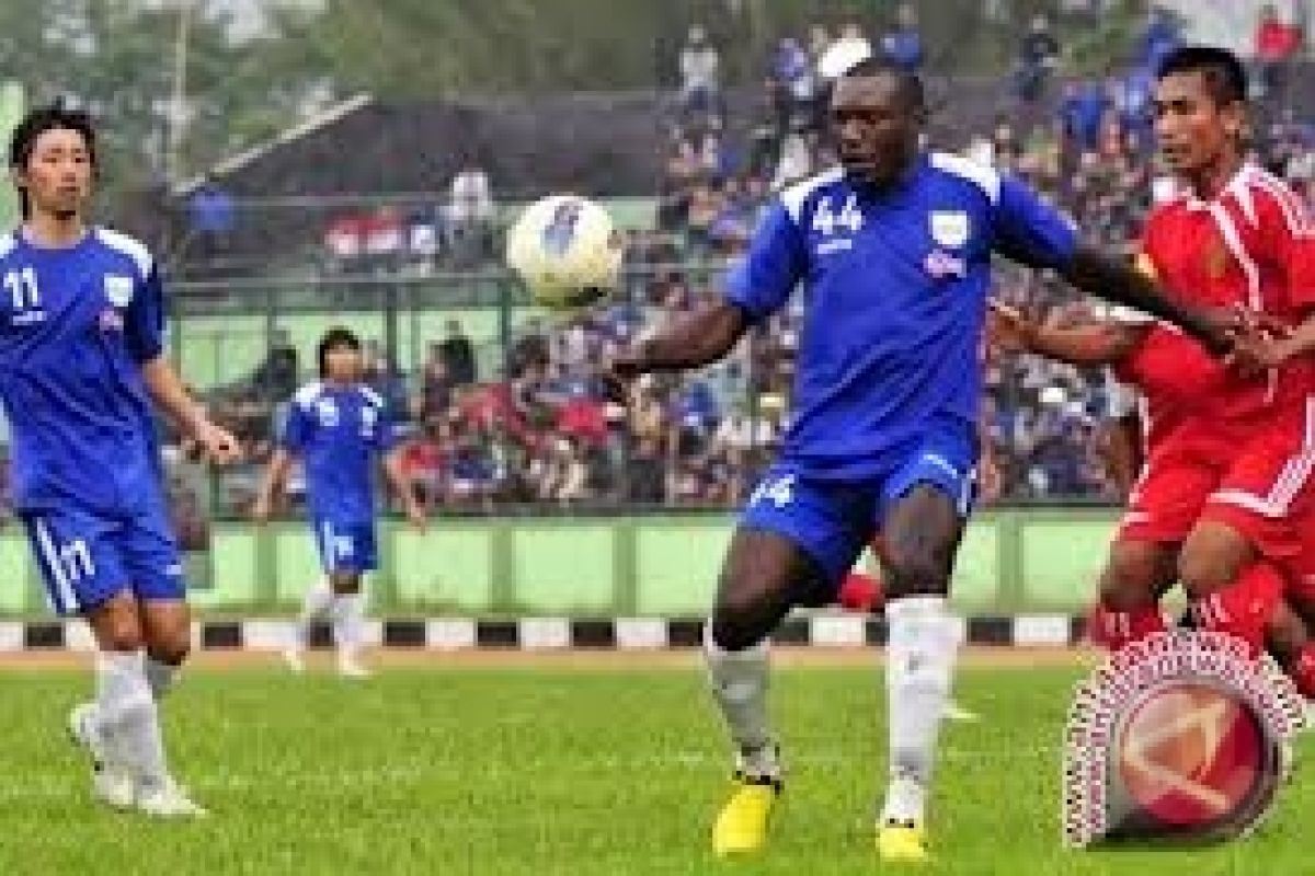  Persib Tekuk Gresik United 3-1