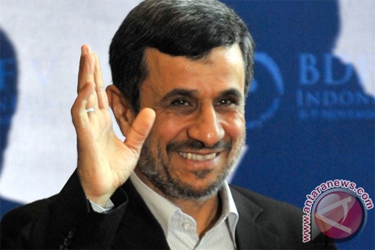 Ahmadinejad selamat dalam pendaratan darurat helikopter