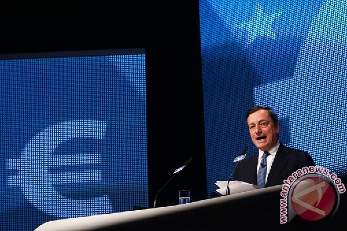 ECB pertahankan suku bunga di rekor terendah