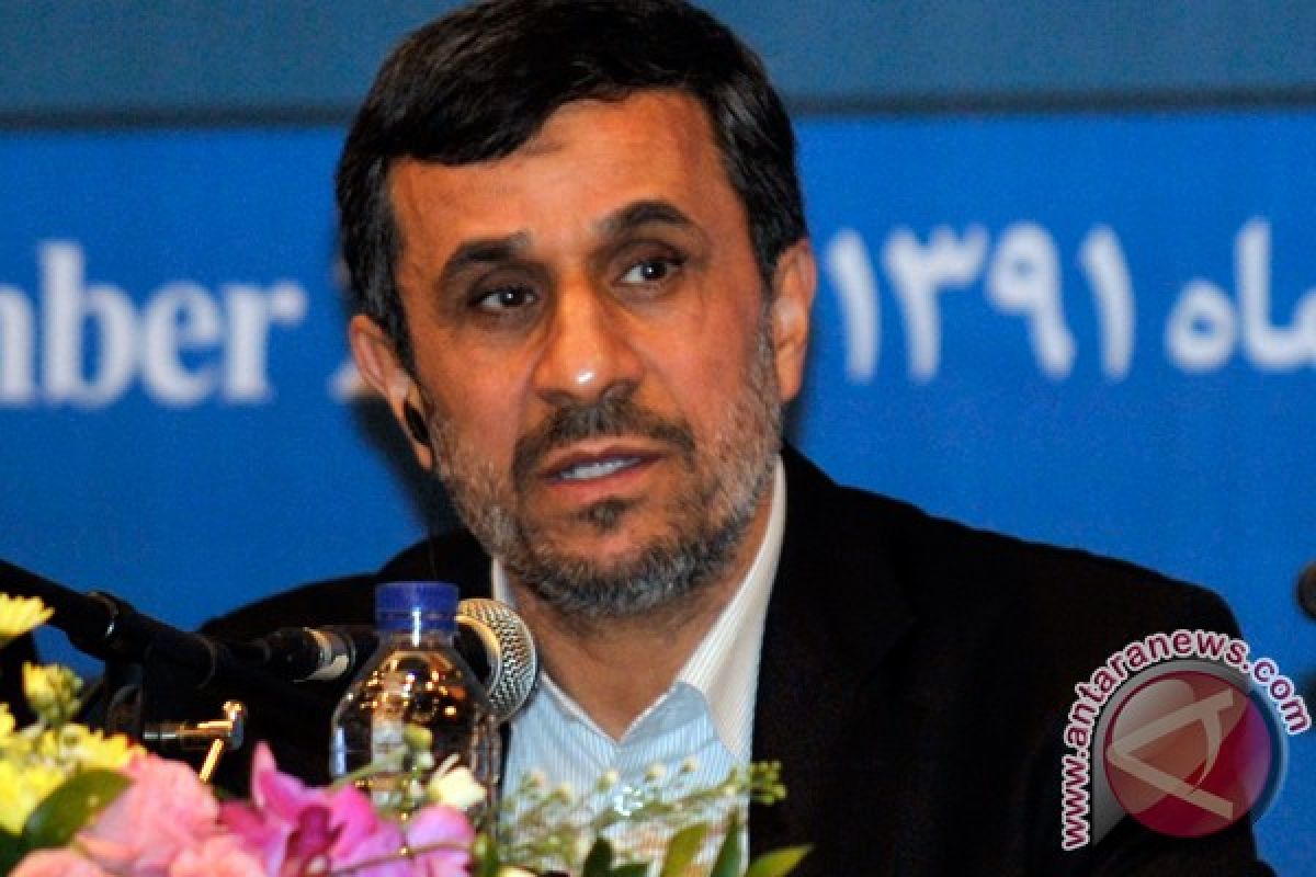 Ahmadinejad tegaskan Iran tolak tekanan Barat 