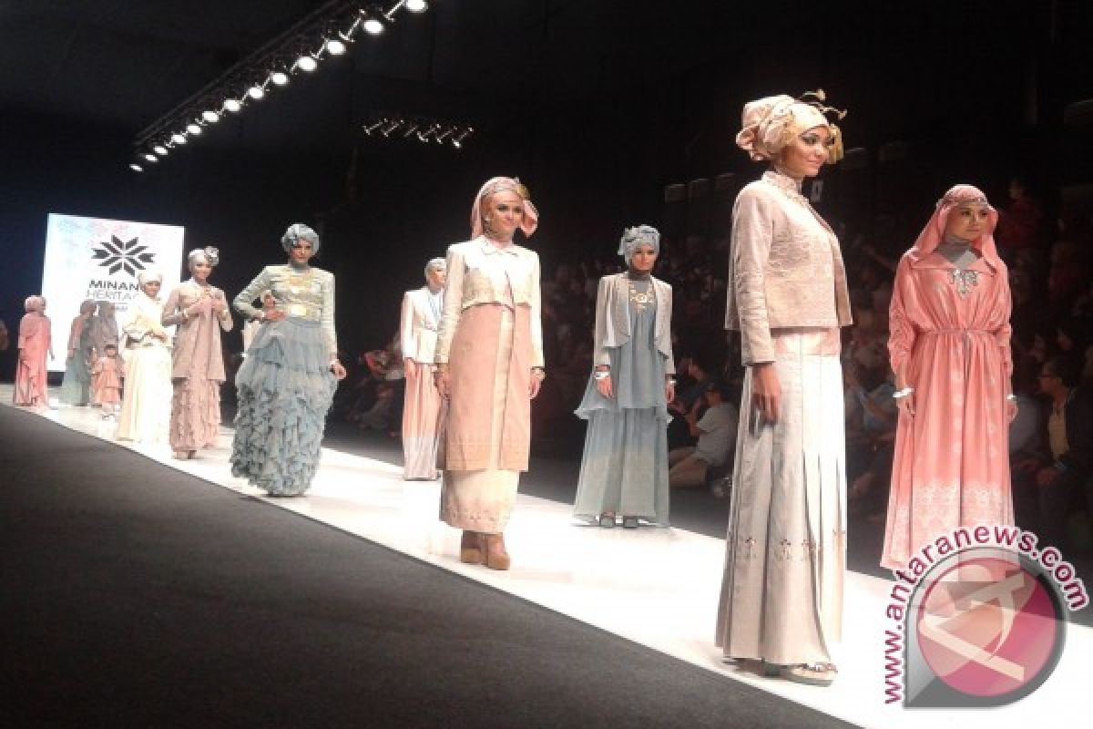 Jakarta Islamic Fashion Week 2013 resmi dibuka