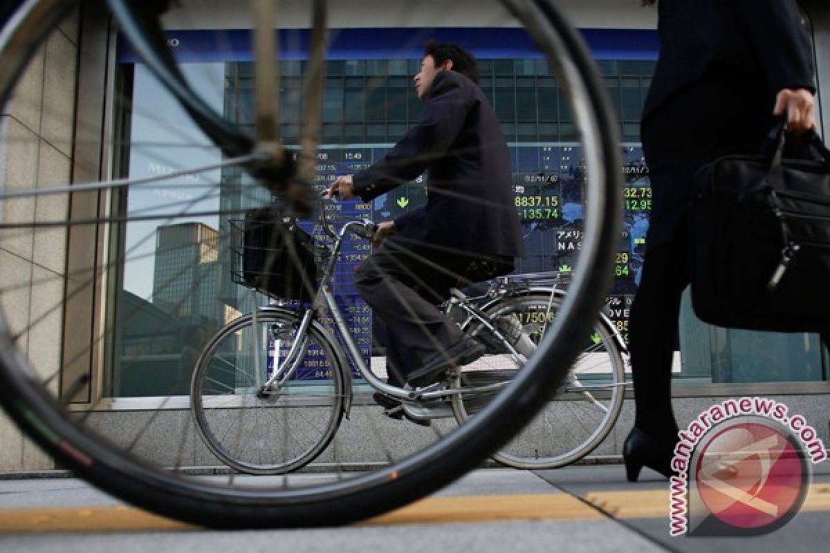 Saham Tokyo dibuka cenderung datar, setelah Wall Street bervariasi