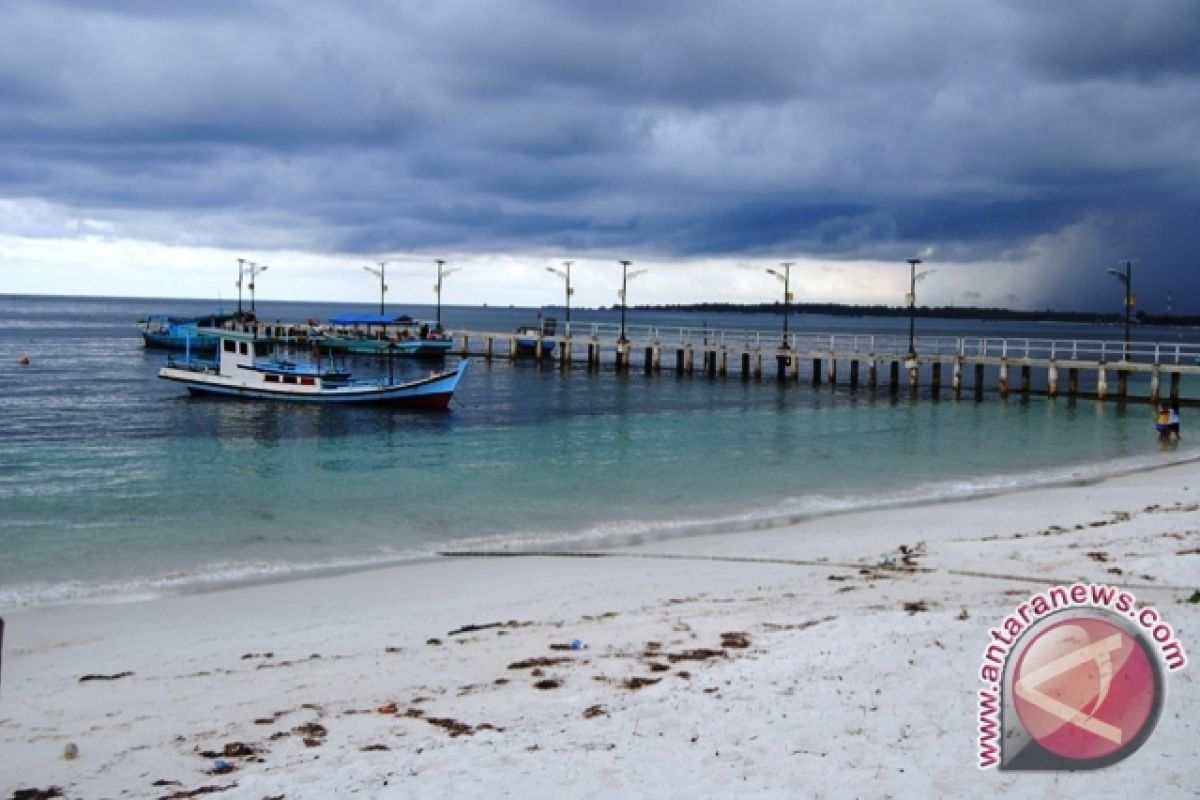 Pantai Baturakit Muntok Jadi Tujuan Wisatawan Keluarga