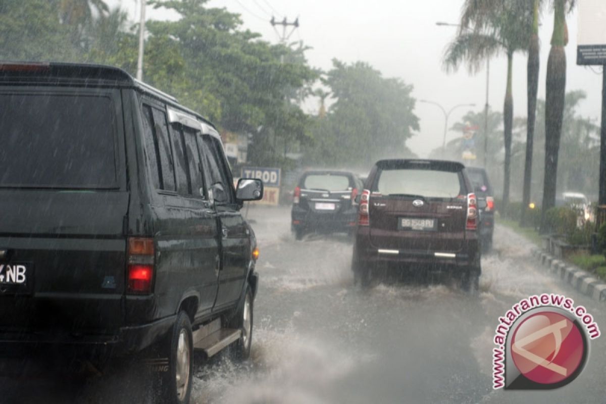 Warga bersyukur Palembang diguyur hujan 