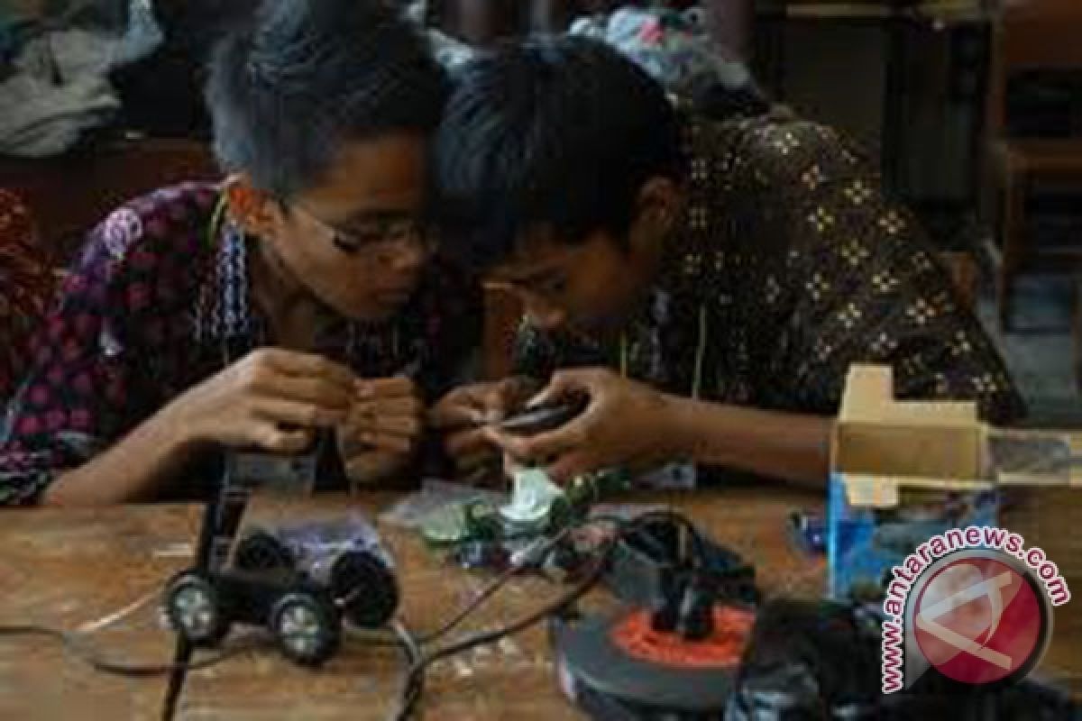 Mahasiswa Sumsel pemuncak Kontes Robot Regional Sumatera