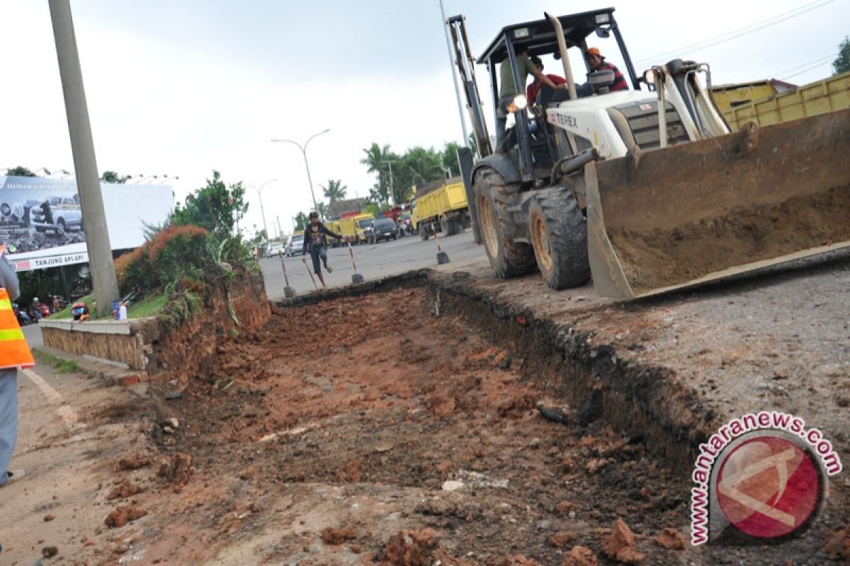 Bupati OKU Selatan harapkan peningkatan kualitas jalan 