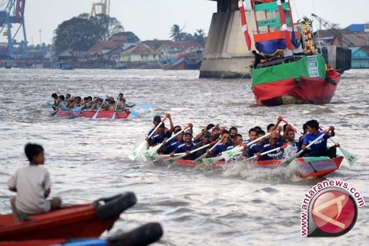 Warga Musi Rawas padati lokasi lomba Musi Triboatton