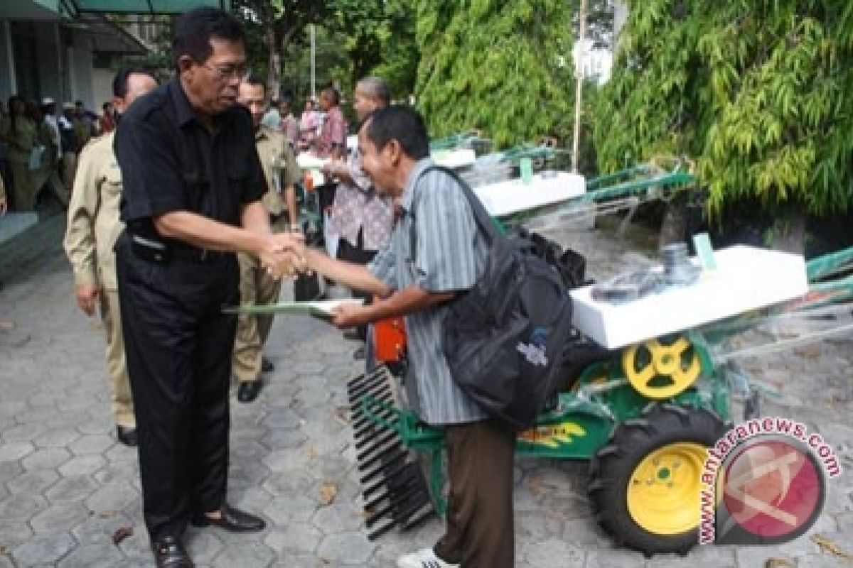 Pemkab Kulon Progo tingkatkan anggaran alat pertanian 