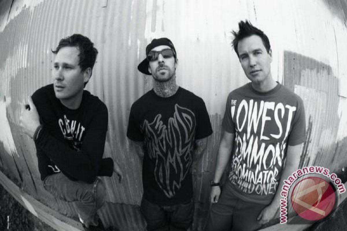 Travis Barker dan Tom DeLonge isyaratkan reuni Blink-182?