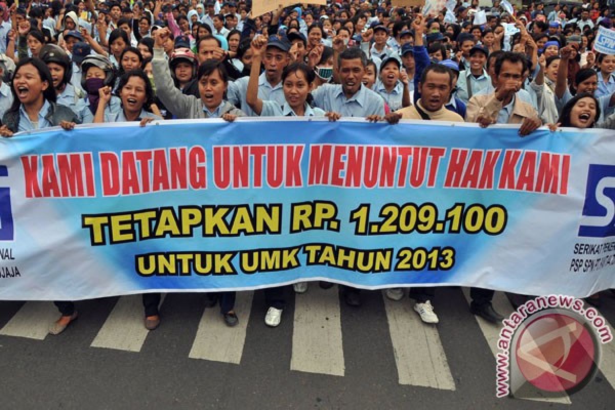 Pengusaha bersiap relokasi ke Jawa Tengah, belasan ribu di-PHK