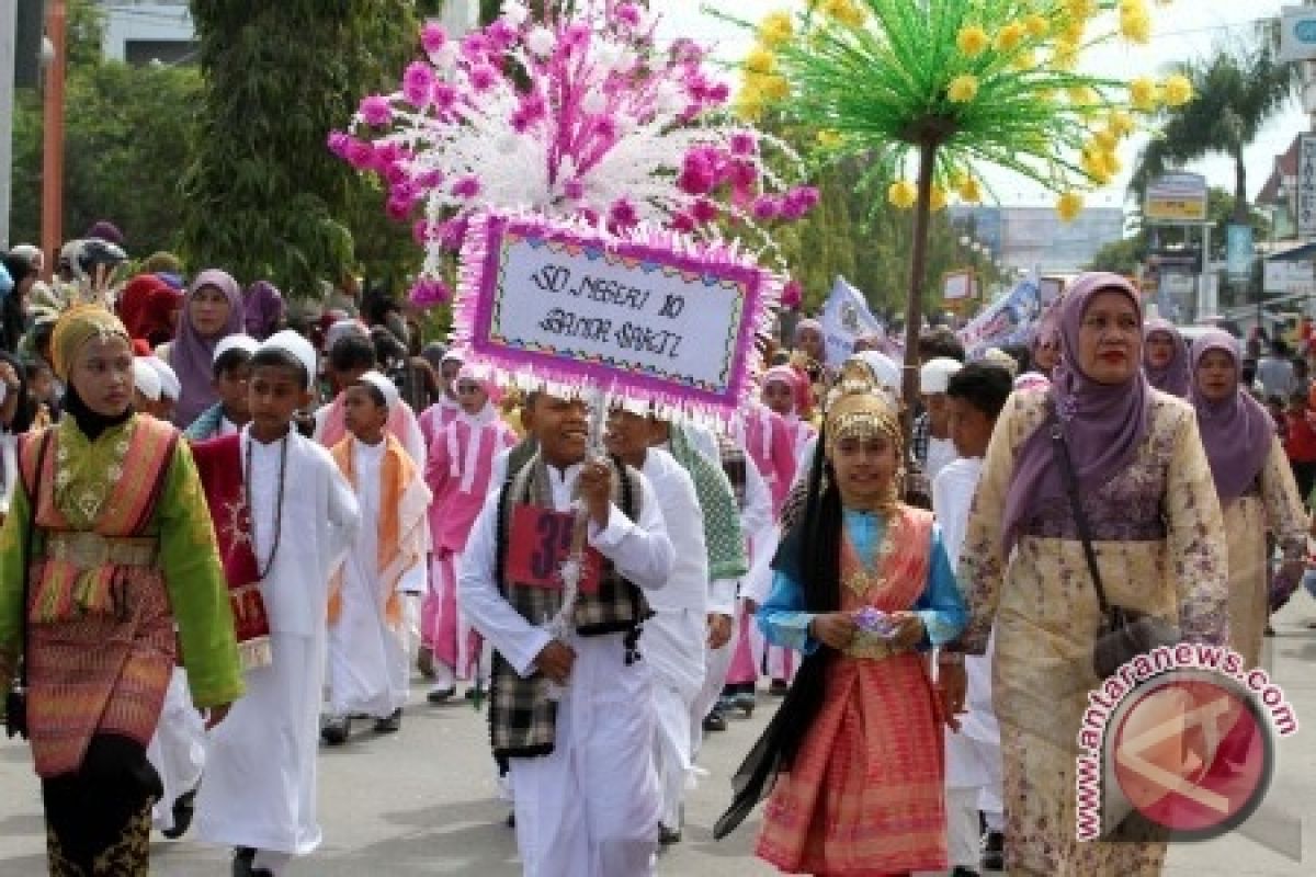 861 Santri Meriahkan Kirab Akbar 1 Muharram 