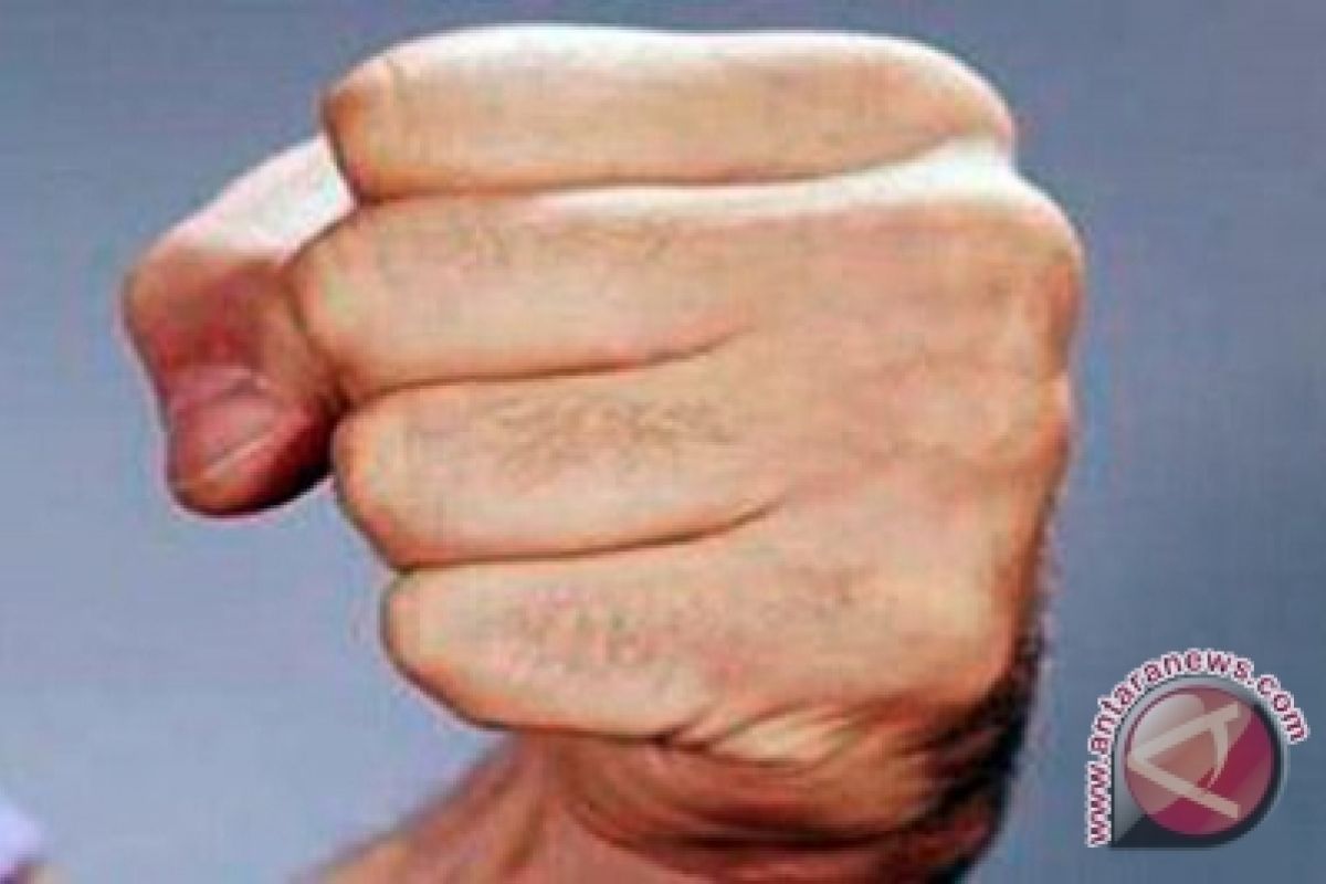 Pengantre Bbm Di Spbu Sampit Adu Jotos 