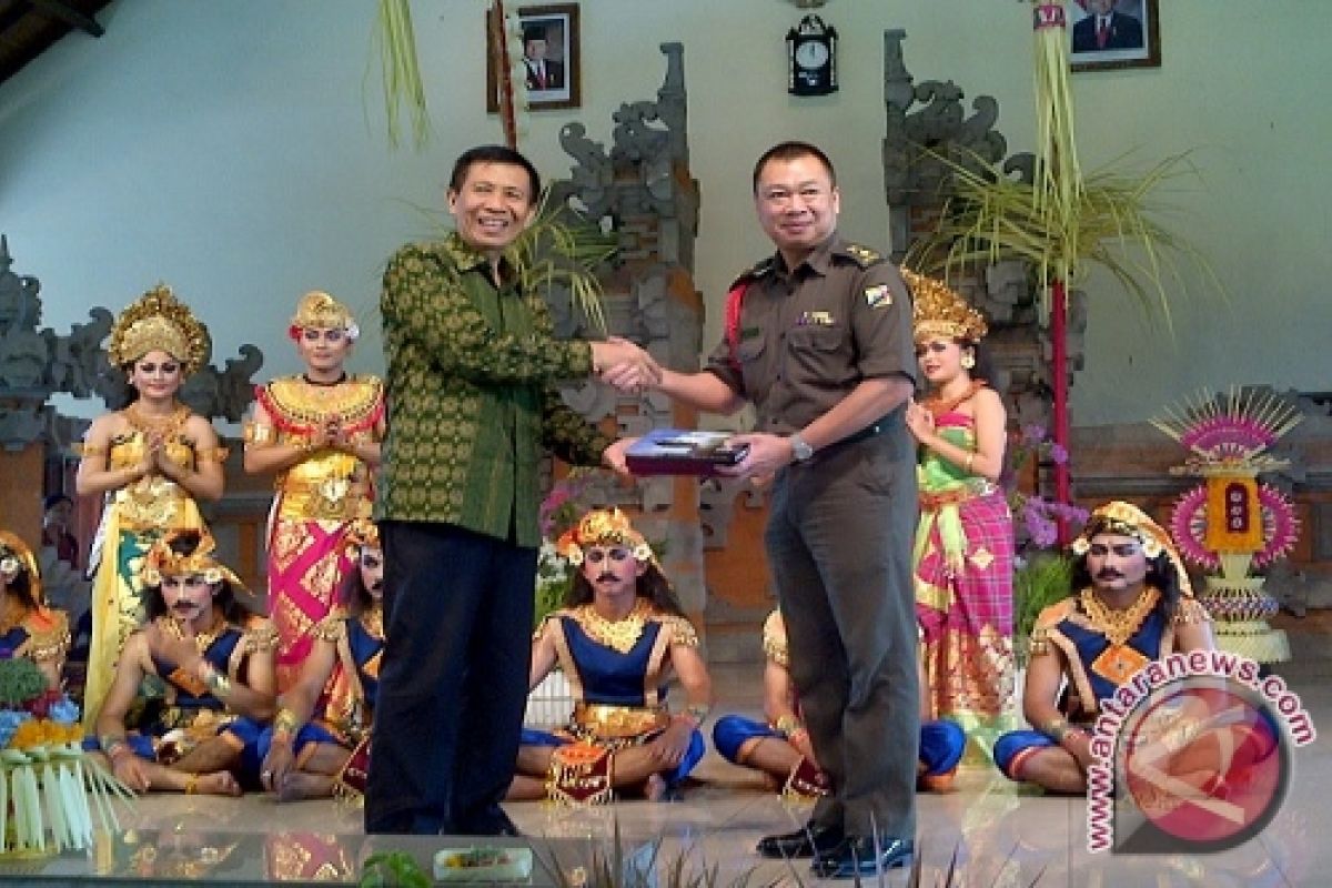 Atase Militer Asing Belajar Budaya Bali