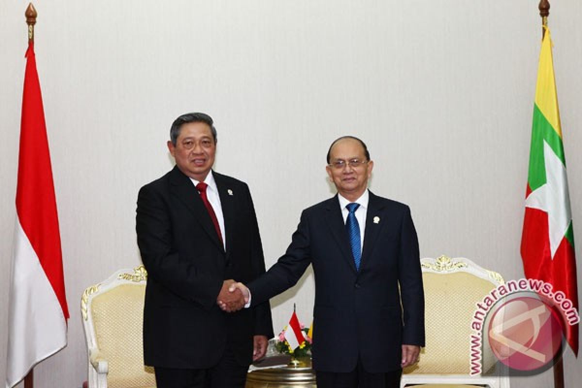 Yudhoyono discusses three issues in Myanmar