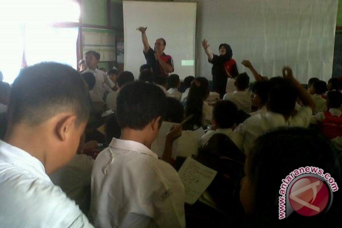 PLN Kalbar Sosialisasi Hemat Listrik ke Siswa SD