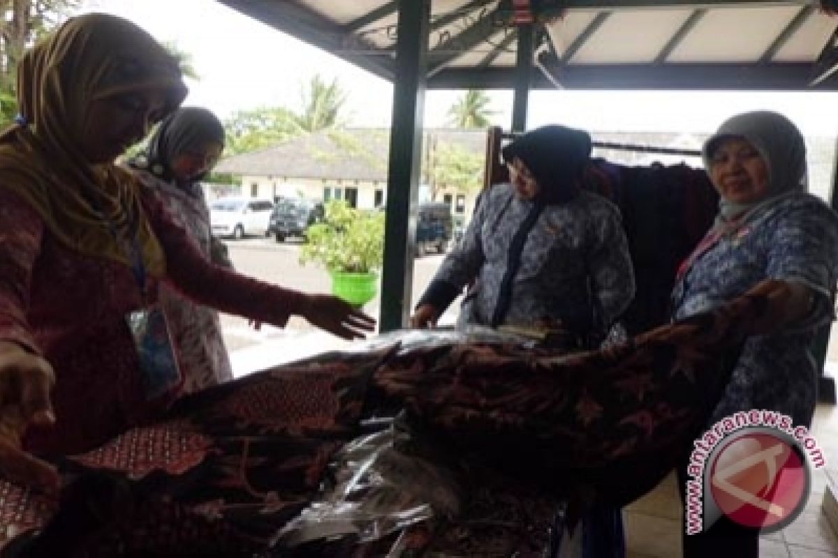 Gunung Kidul kembangkan industri batik