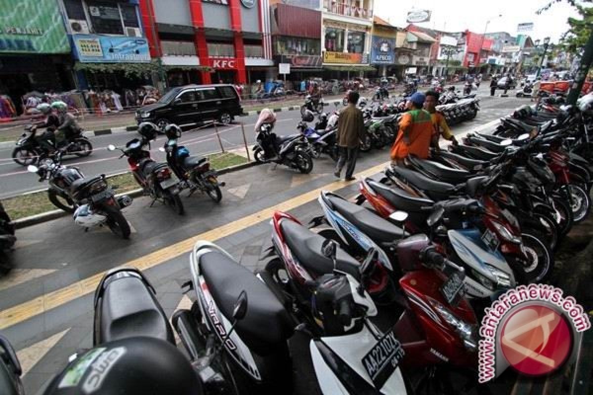 PN jatuhkan sanksi denda terhadap juru parkir nakal 