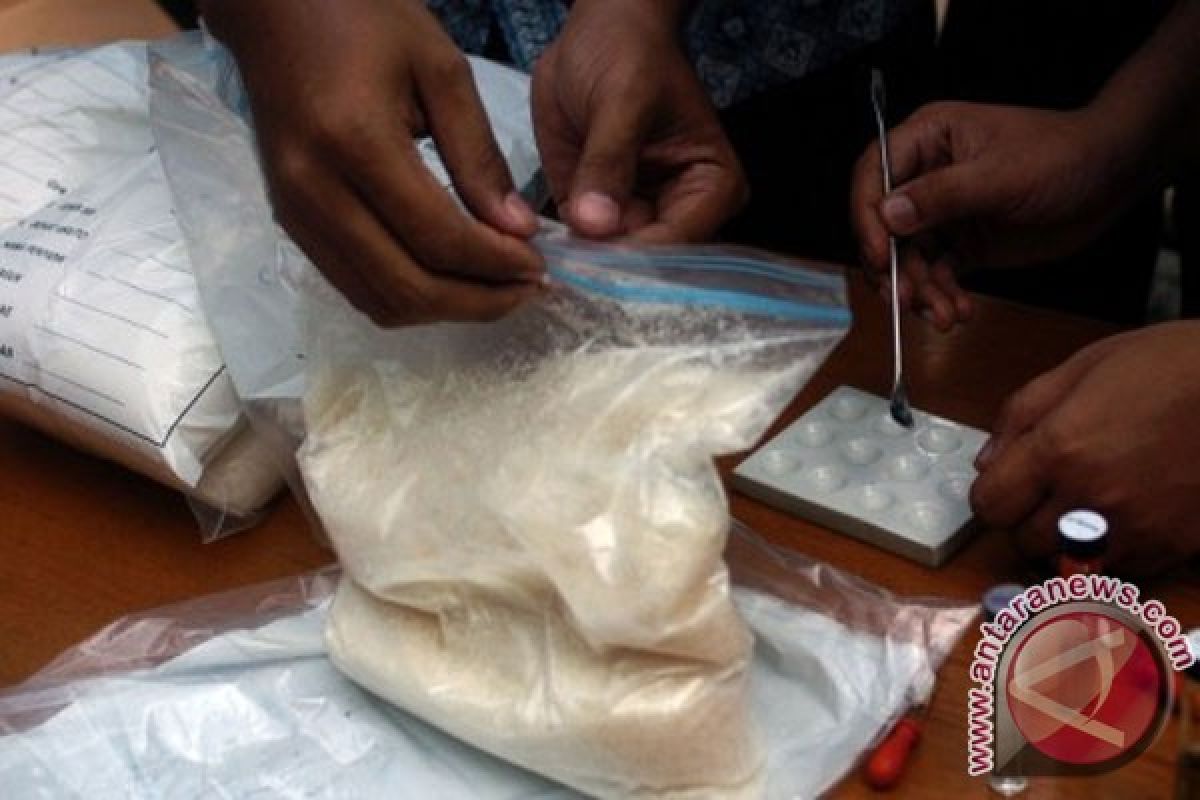 Indonesian customs office foils 3.4 kg-heroin smuggling attempt