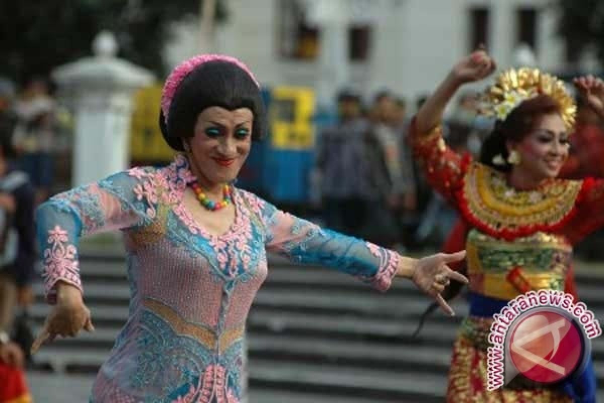 Nini Thowok bantu Kulon Progo lembangkan budaya