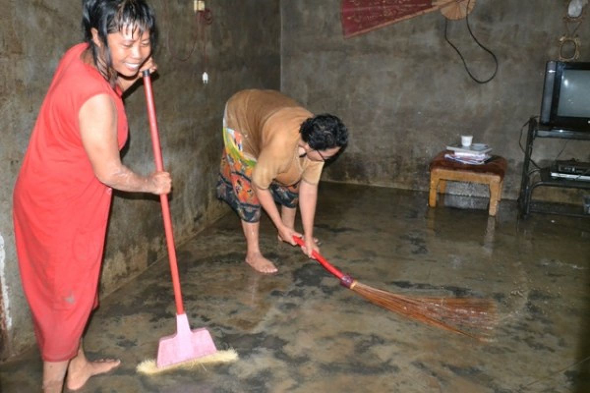 Banjir Kampung Tarandam Solok Selatan Mulai Surut