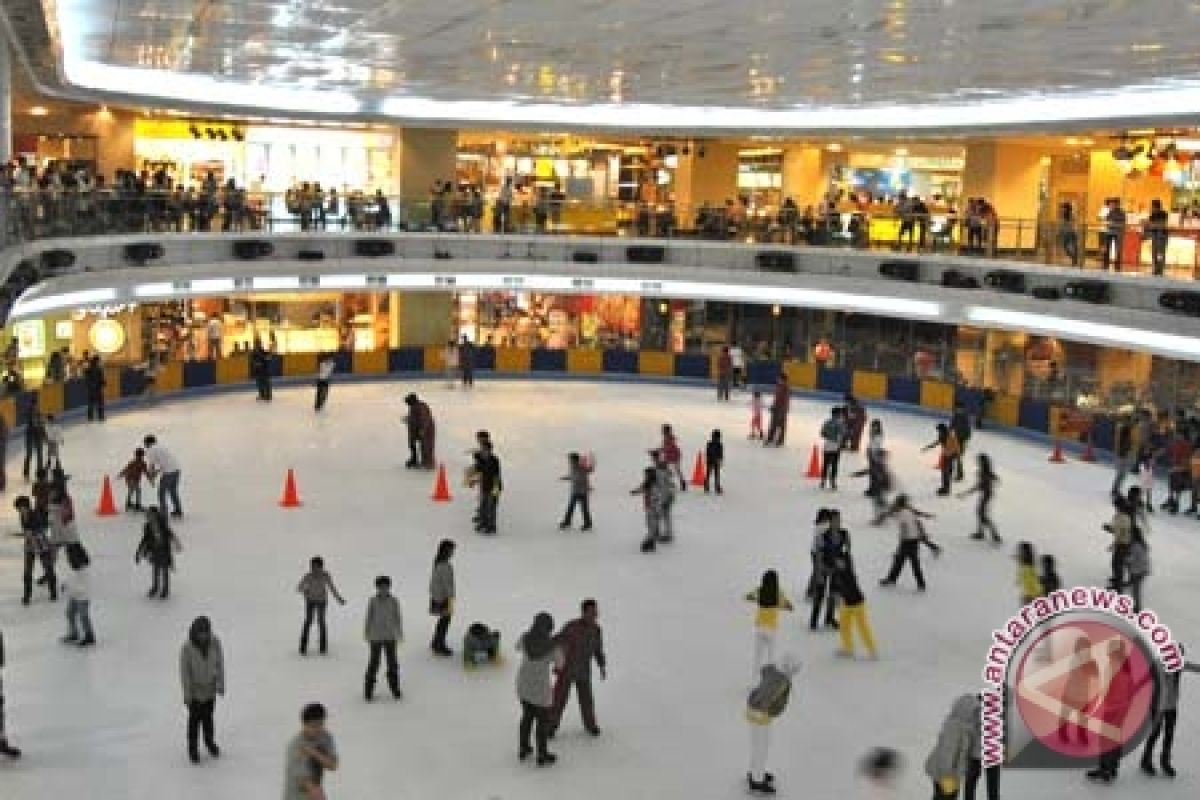  Ayo ke areal "ice skating" terluas di Asia Tenggara