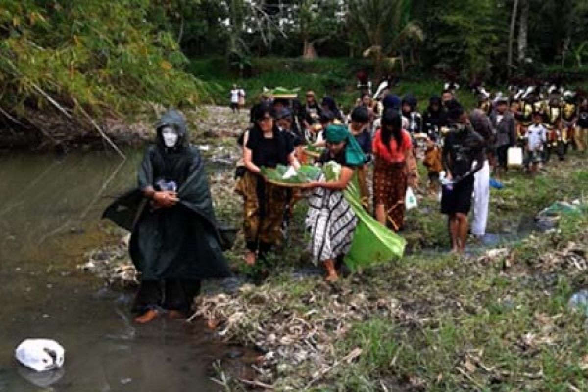 Untuk Sungai Bersih Sekitar Candi Borobudur