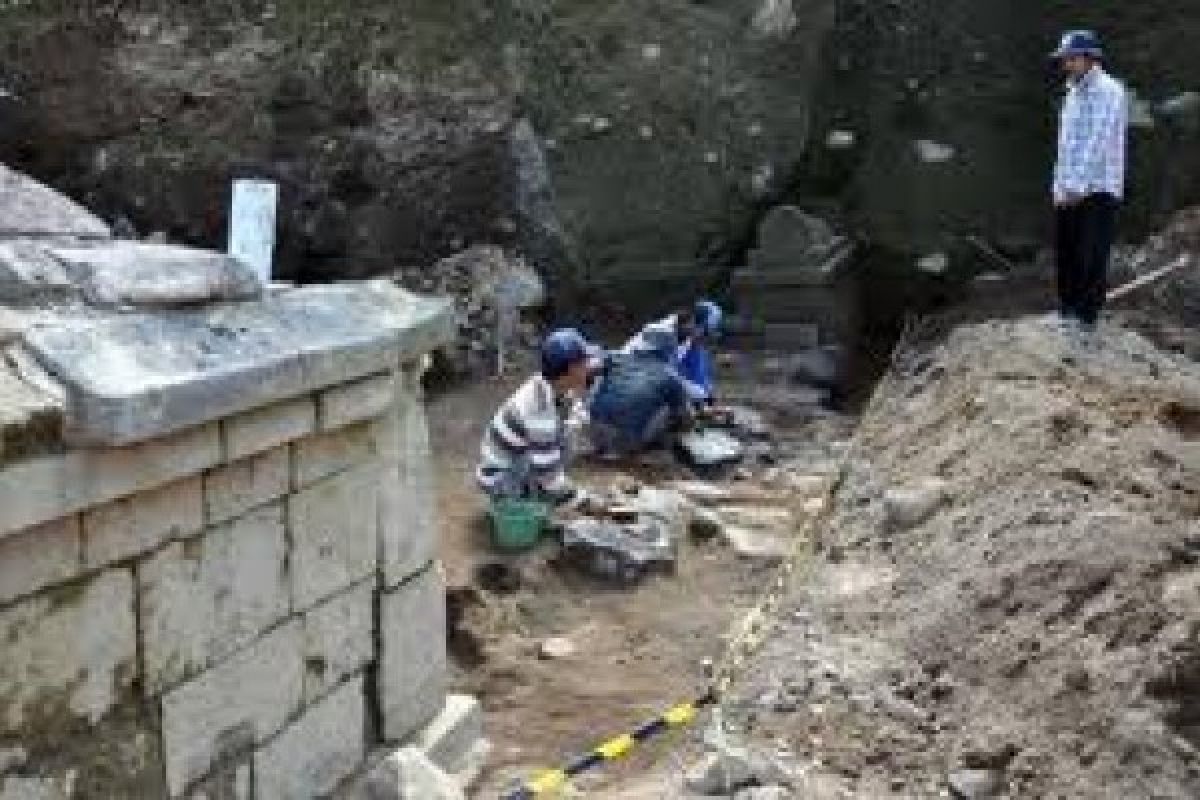 Pecahan Keramik Ditemukan di Situs Liyangan
