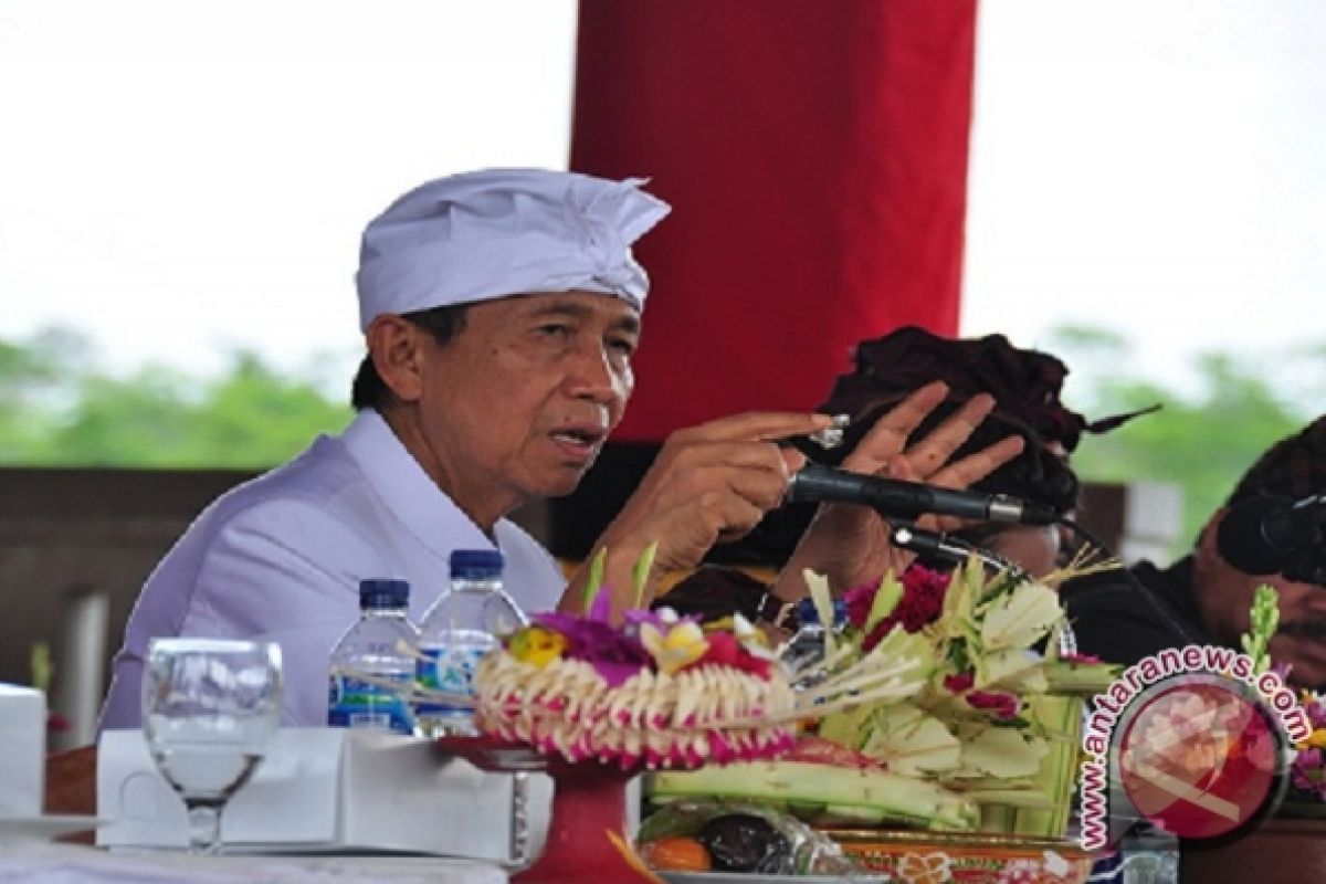 Gubernur Bali Main Teater di Taman Budaya