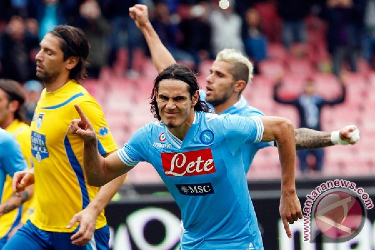 Napoli kalahkan Pescara 5-1