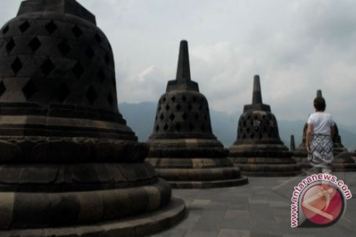 Kemenpar mempromosikan Borobudur melalui "Famtrip Vesak Day"