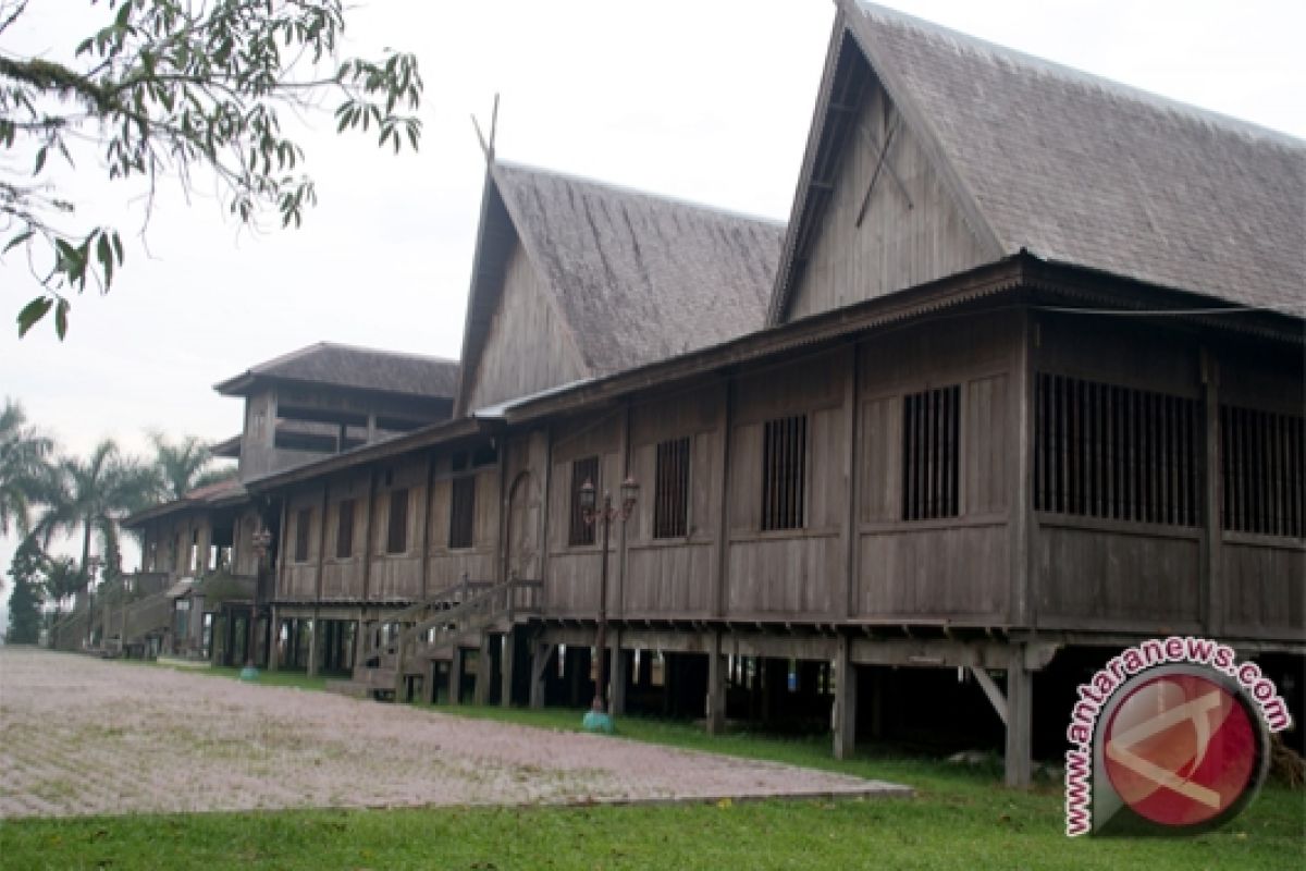 Istana Kuning Di Kotawaringin Barat