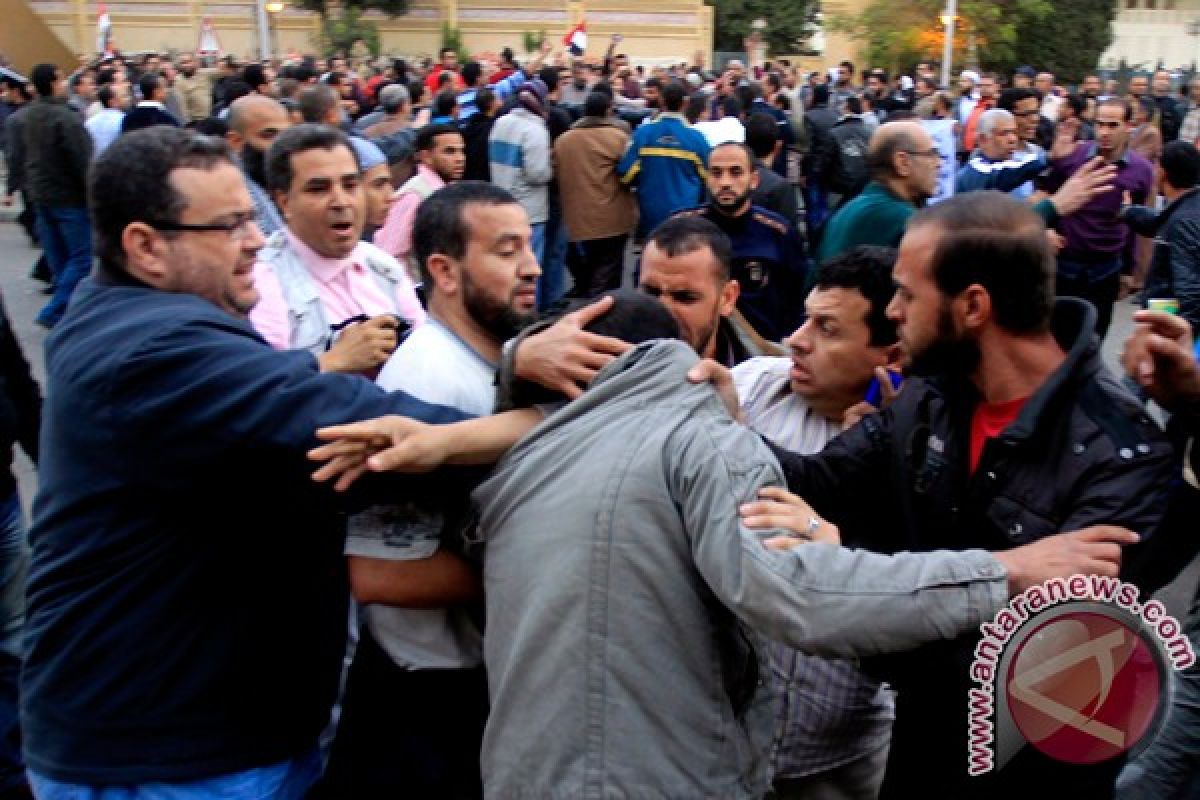 Pasukan Mesir turun tangan melerai bentrokan demonstran