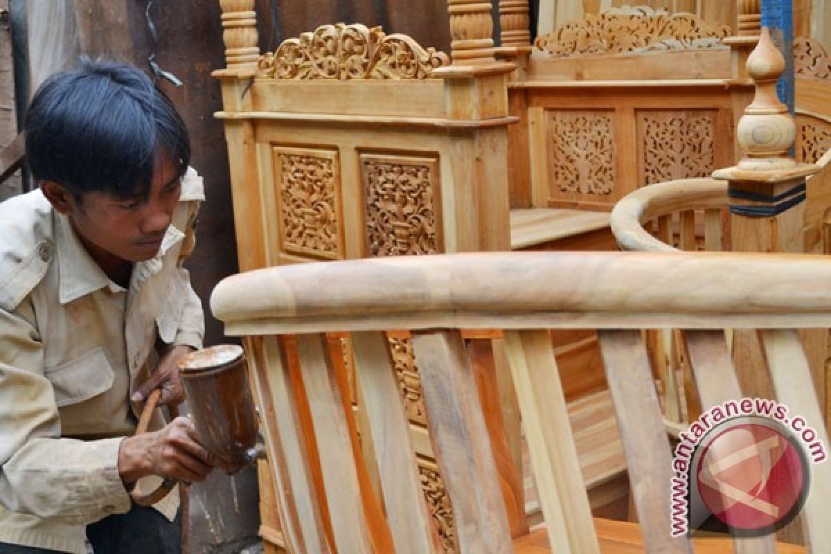 Indonesia`s teakwood furniture growing in demand in the U.S. market