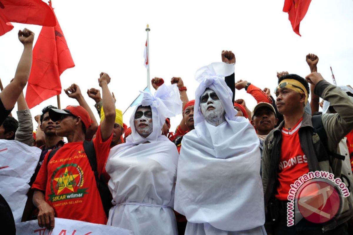 Pengamat: UMP 2018 belum penuhi kesejahteraan buruh