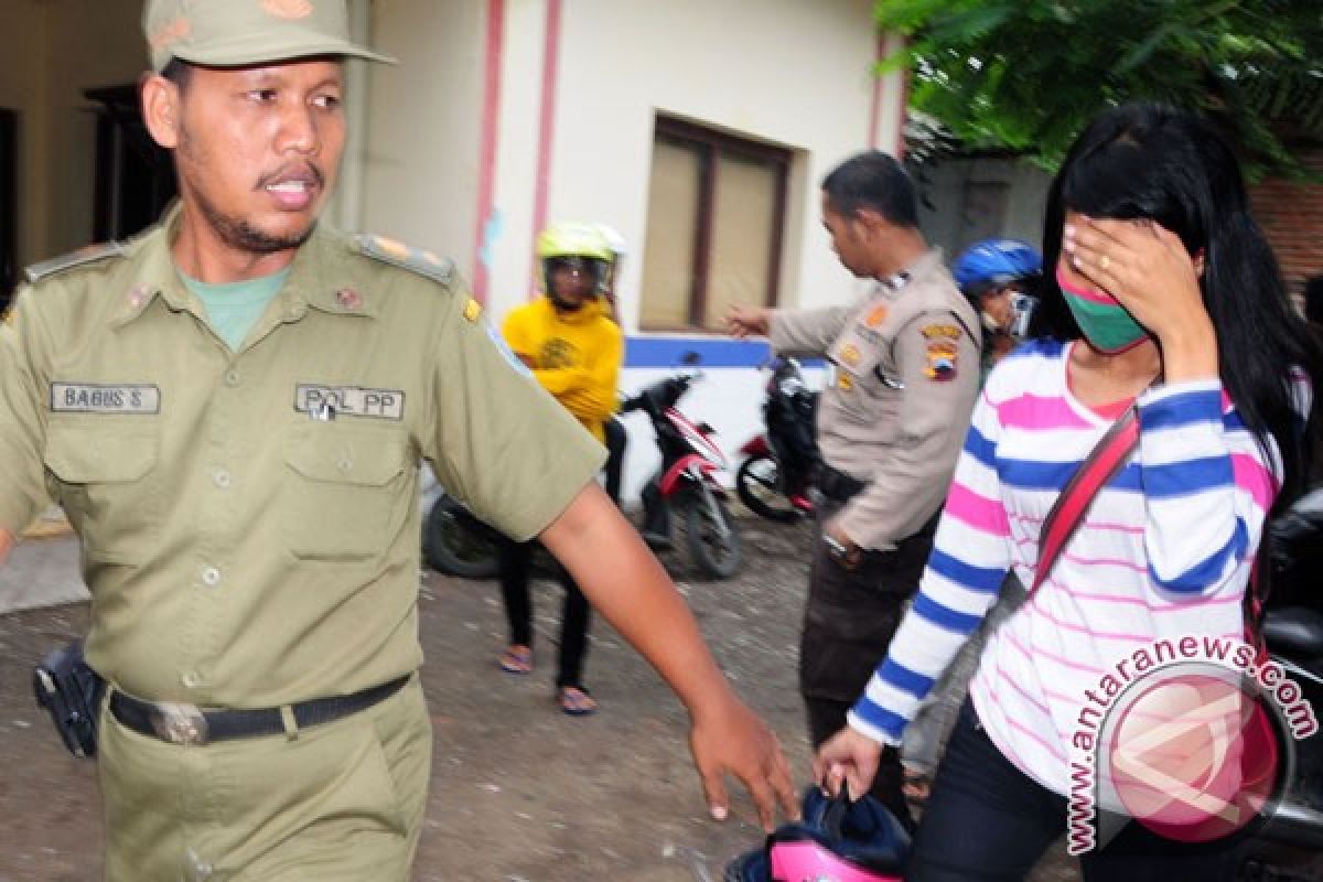 Polisi "garuk" empat pasangan mesum di hotel