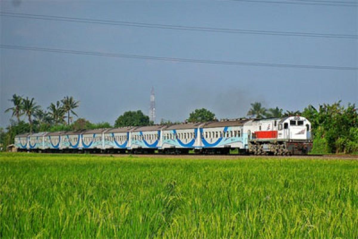 KA Bogowonto tabrak mobil di Cirebon