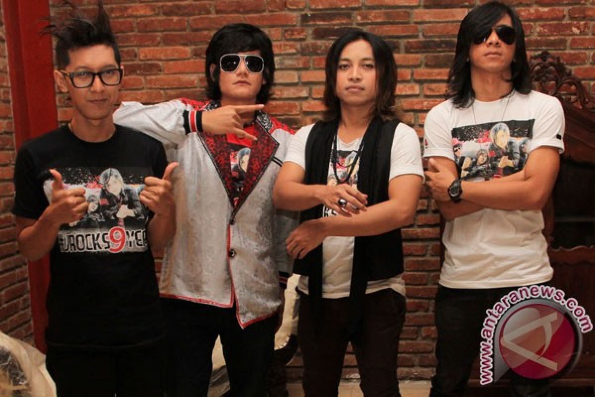 J-Rocks dapat pengalaman perdana "video mapping"