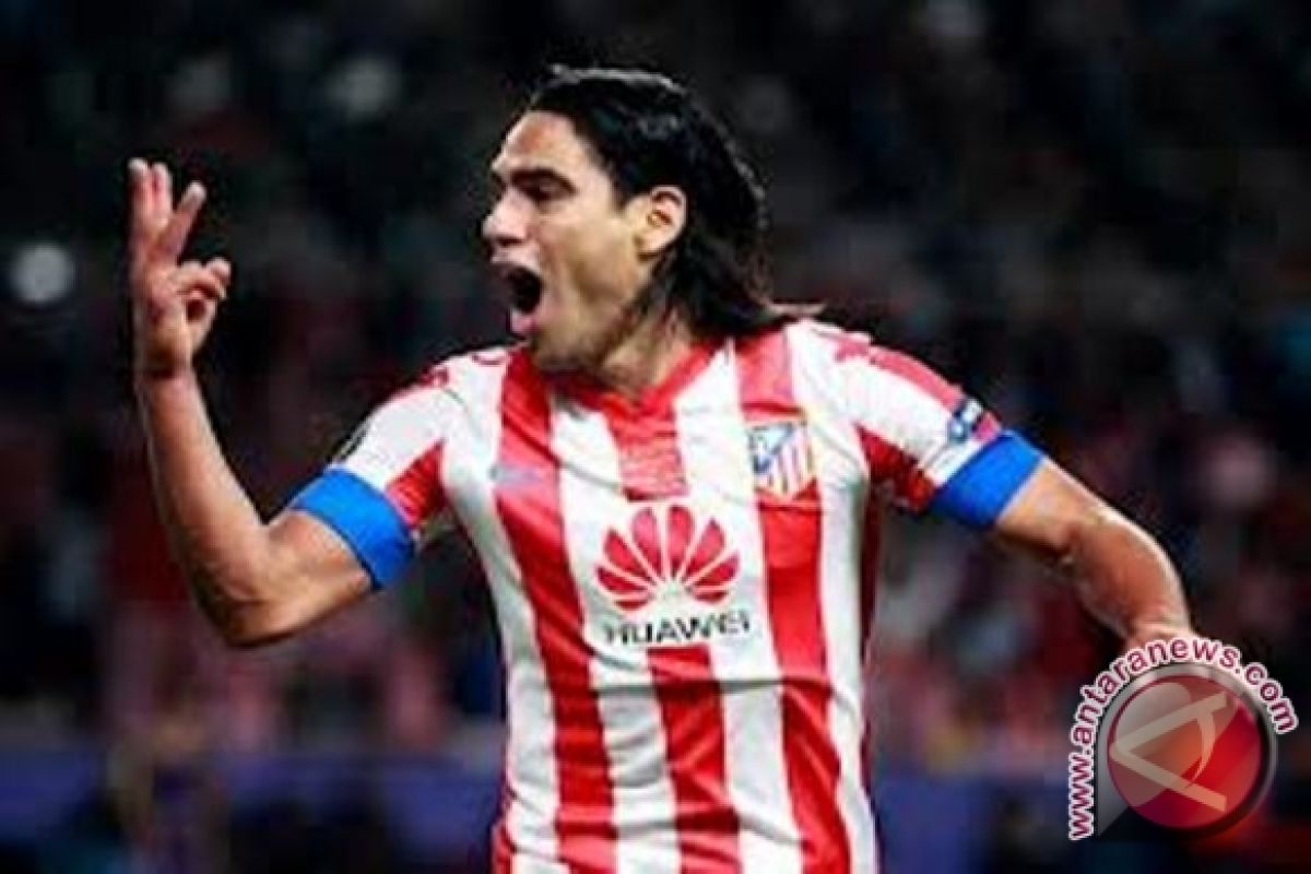 Lima Gol Falcao Menangkan Atletico 6-0 Atas Deportivo