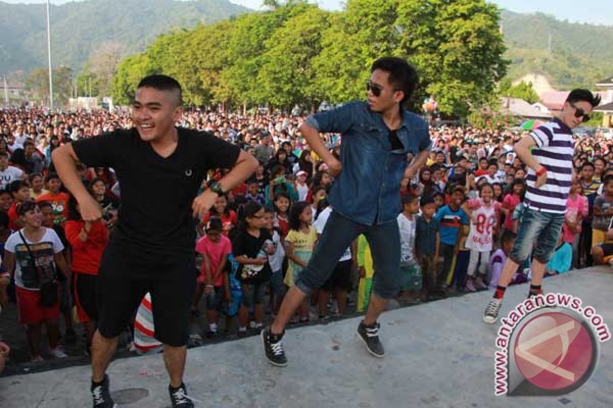 Pasukan Brimob pun ber-Gangnam Style