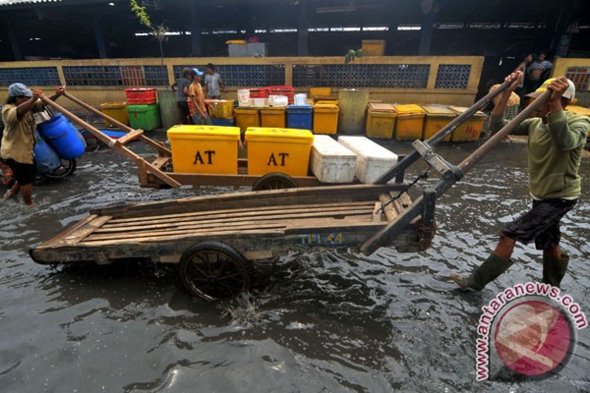 Tindaklanjuti keluhan, drainase Pasar Playen Gunung Kidul diperbaiki